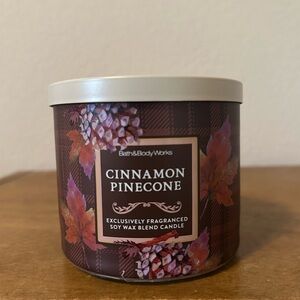 NEW Bath & Body Works CINNAMON PINECONE 3 wick Candle NEW